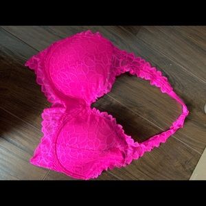 🔺 VS Pink bralette - NWOT - size S-DD